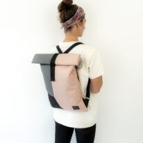 "OSKAR" újrahasznosított rolltop hátizsák, púder rózsaszín-szürke-fekete, Johnny Urban