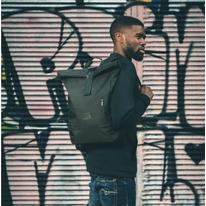 "ROBIN" újrahasznosított rolltop hátizsák, fekete, Johnny Urban "ROBIN" újrahasznosított rolltop hátizsák, fekete, Johnny Urban